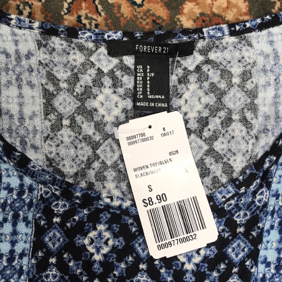 forever 21 patterned cropped tank top - Picture 2 of 3